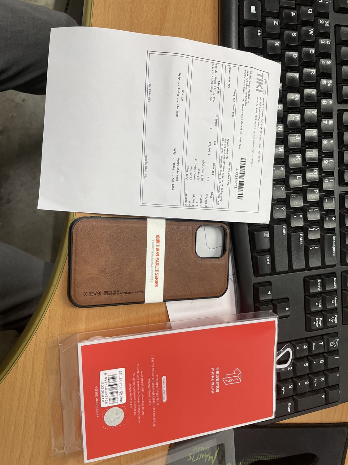 Mua bao gia mà giao ốp lưng thật mất uy tín