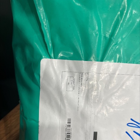 Rõ ràng là mình đặt giấy B5 khi nhận được lại là A5, đóng gói từ HN vào thì lại như thế này thất vọng thật sự