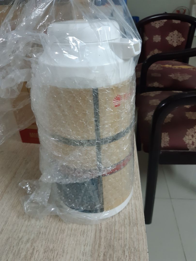 sản phẩm giao k đúng màu đã chọn. thời gian chờ lâu. đã vậy nhận hàng về bên trong đã bị vỡ. rất k hài lòng