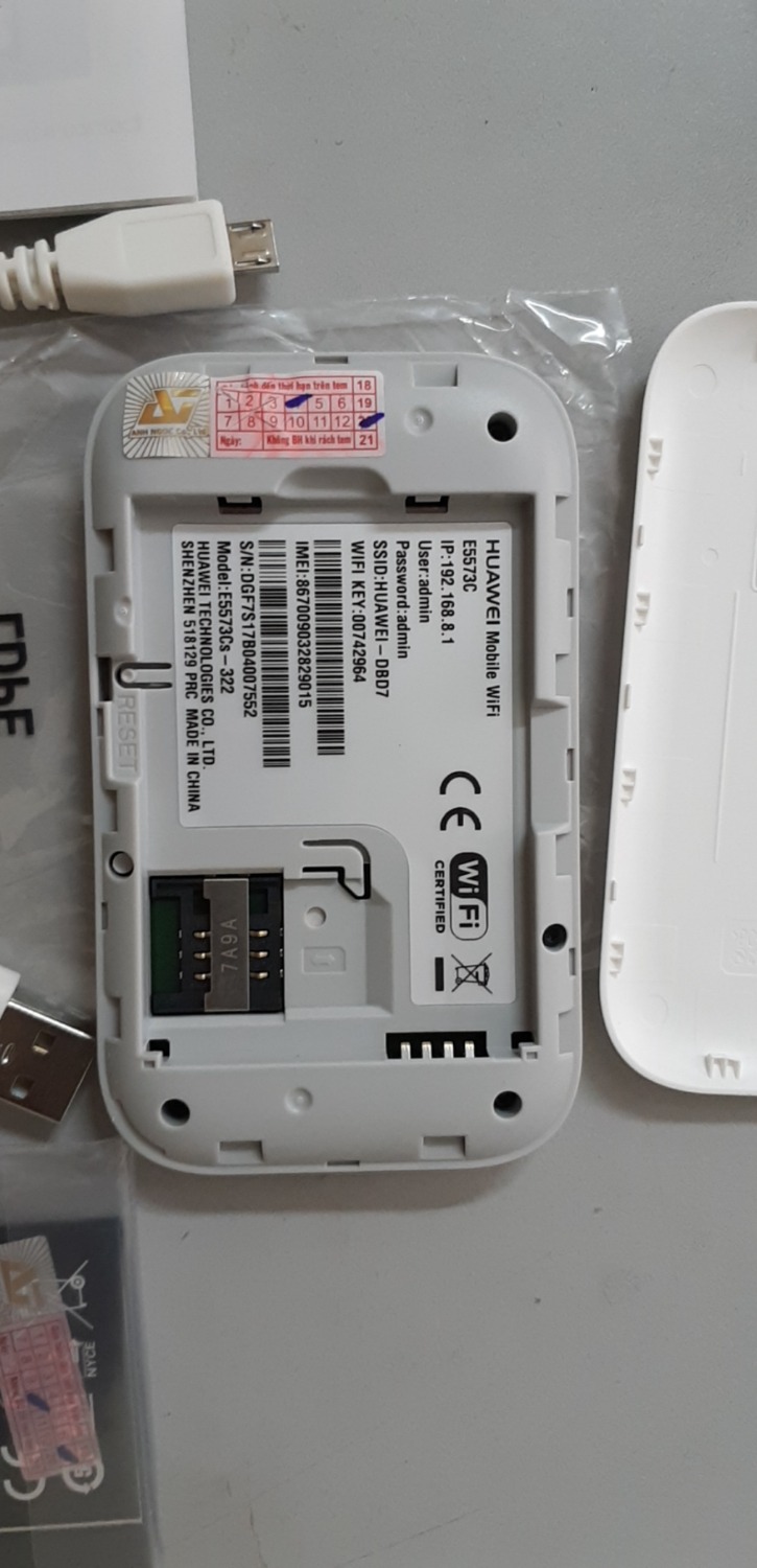 Đã mua của shop Tada Viet Nam xài 1 thời gian nay mới viết nhận xét:
- Hàng mới 100%, vỏ hộp và thân máy trùng khớp IMEI 
- Thiết bị phát wifi tốt, mẫu mã nhỏ gọn, đẹp mắt
- Hàng chính hãng tem Anh Ngọc, nên vấn đề bảo hành rất yên tâm, mình có thể đem trực tiếp qua hãng để bảo hành mà ko cần phải thông qua nhà bán hàng online nữa
P/S: Mình có chụp hình vỏ hộp và tem chính hãng bên dưới
Nói chung đây là sp tốt, tôi rất hài lòng, xứng đáng 5*****