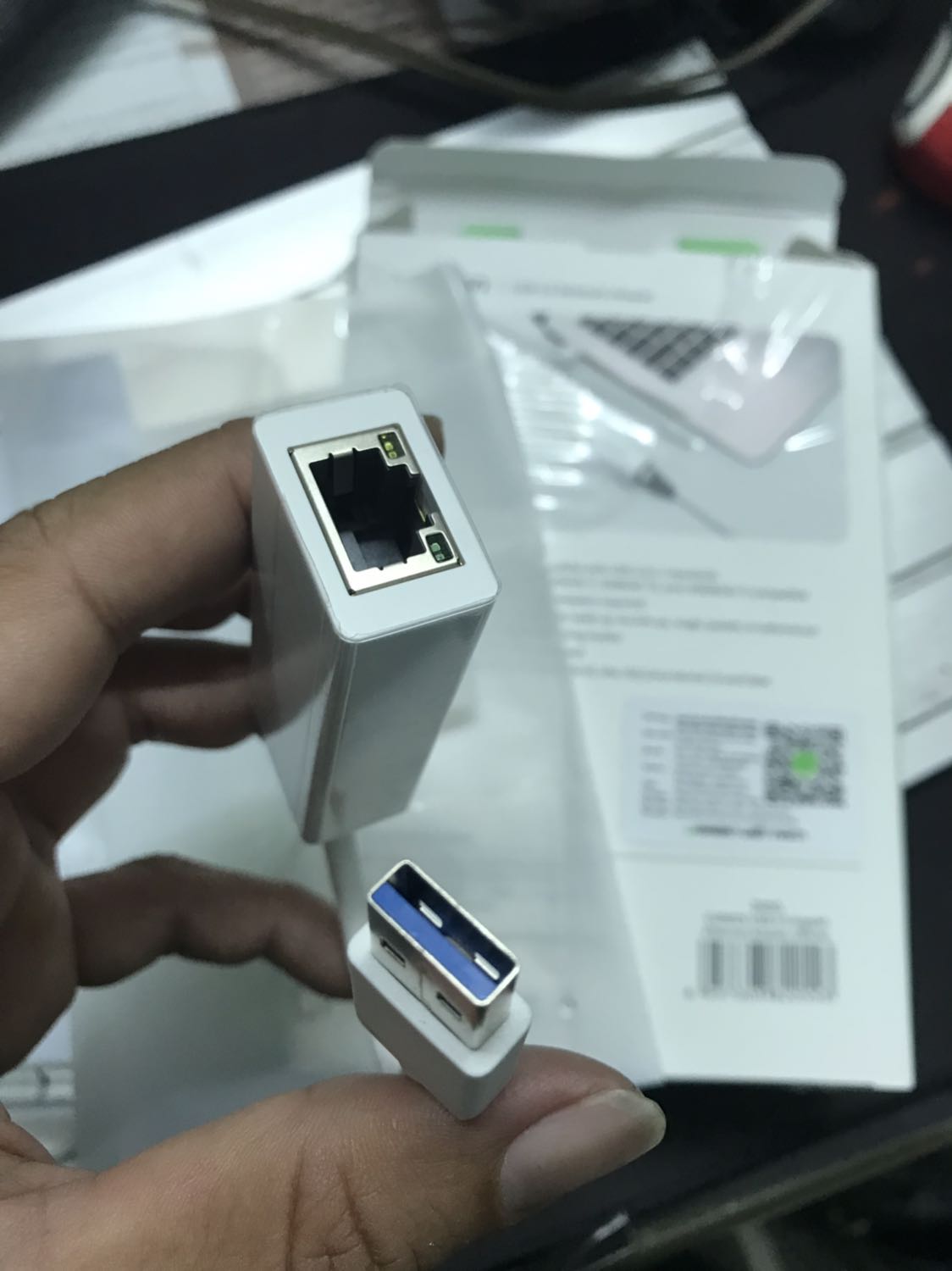 Màu trấng đẹp, đóng gói đẹp, mới xài tốt, về lâu dài xem độ bền sau. Gắn máy windows thì nhận, nhưng gắn macbook thì không nhận