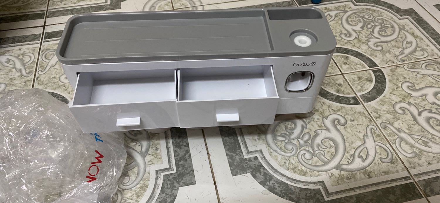 Hàng đẹp. 
Giao nhanh
Nv giao hàng vui vẻ, nhiệt tình
Tuy nhiên nhà cung cấp giới thiệu hàng là xuất xứ Đào Loan. Nhưng khi nhận hàng thì nhãn mác là xuất xứ Trung Quốc. Đề nghi sau này các nhà cung cấp giới thiệu sp chính xác hơn. Tránh nhầm lẫn xuất xứ cho người tiêu dùng an tâm hơn. Cám ơn và tin tưởng đối tác TiKi luôn bảo vệ người tiêu dùng