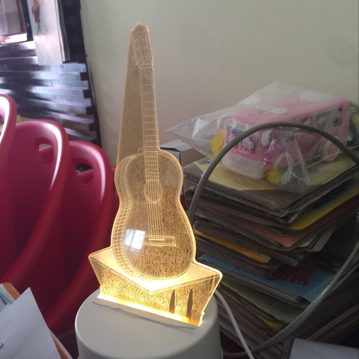 Đèn có 3 chế độ ánh sáng. Đuôi điện cắm vào cục sạc pin điện thoại co cong tac de bam tat mo nhen mọi người. Nói chung là cũng dễ thương! Tặng shop 5 sao Đèn có 3 chế độ ánh sáng. Đuôi điện cắm vào cục sạc pin điện thoại co cong tac de bam tat mo nhen mọi người. Nói chung là cũng dễ thương! Tặng shop 5 sao