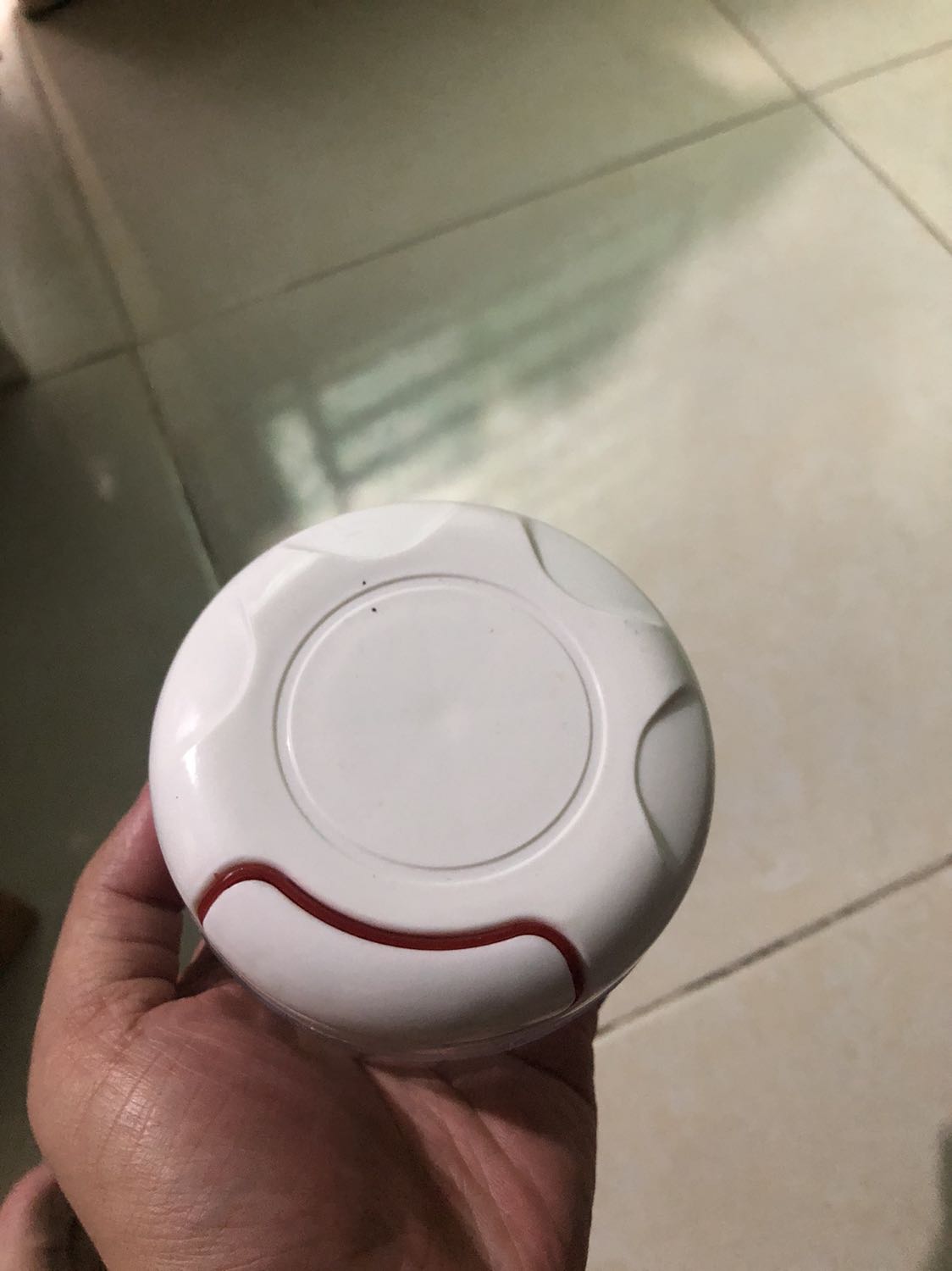 Giao hàng quá lâu so với dự kiến. Sản phẩm tạm chấp nhận! Có thể xay tỏi và các gia vị mềm, tươi. K xay được ớt khô...