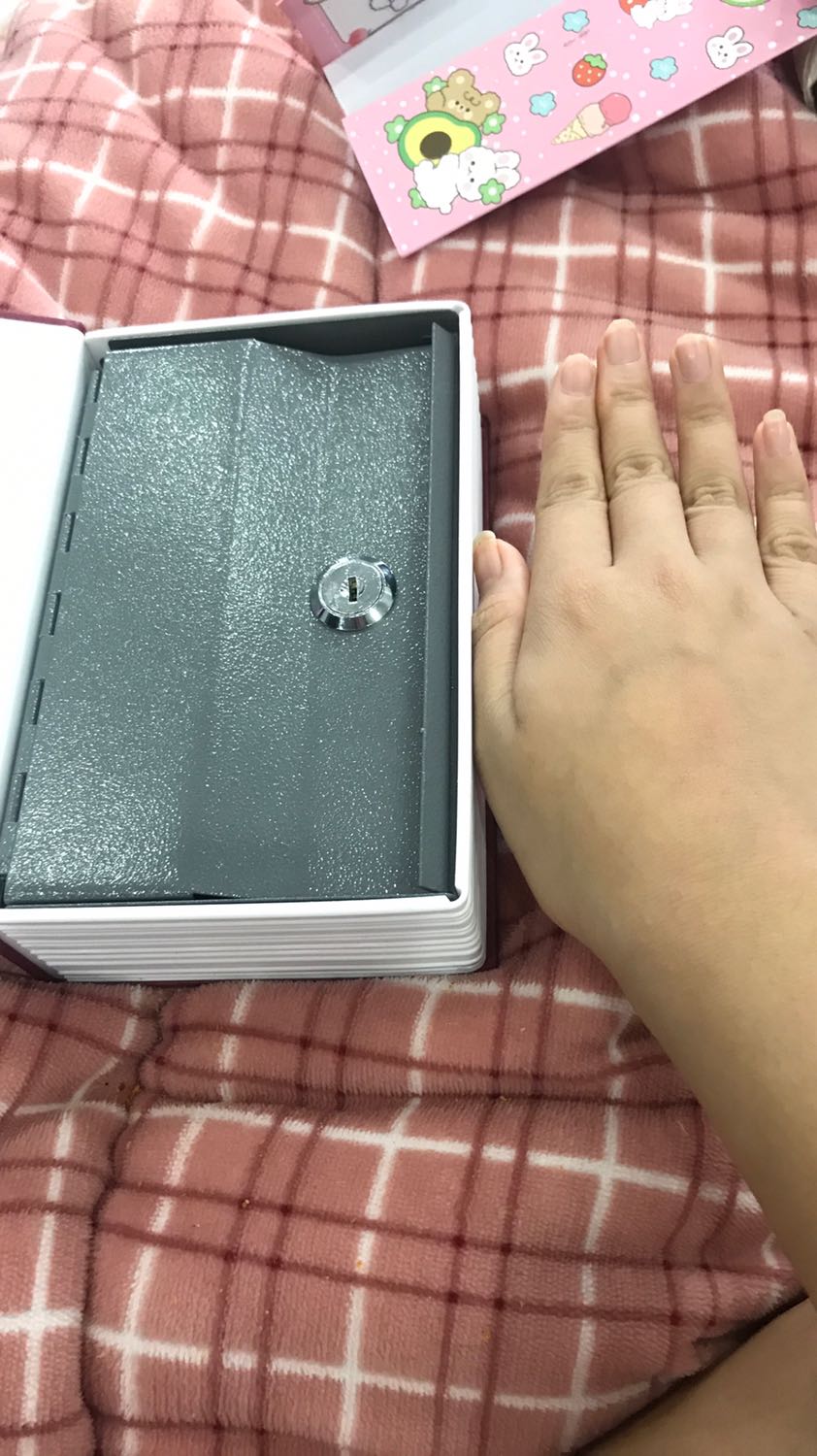 két hơi nhỏ
giao khác nhanh
chất liệu đẹp 
đựng đc tiền và các vật dụng nhỏ két hơi nhỏ
giao khác nhanh
chất liệu đẹp 
đựng đc tiền và các vật dụng nhỏ
