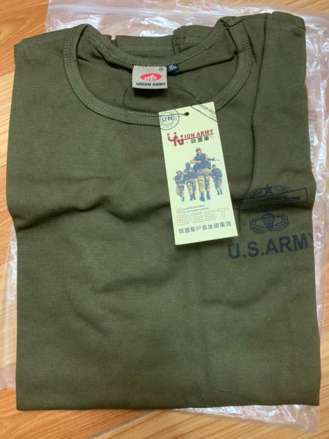 hàng giống hình đóng gói cẩn thận hàng giao rất nhanh và chu đáo nhân viên thân thiện và nhiệt tình nói chung lần này rất hài lòng. sản phẩm tốt phong cách lính dáng ôm