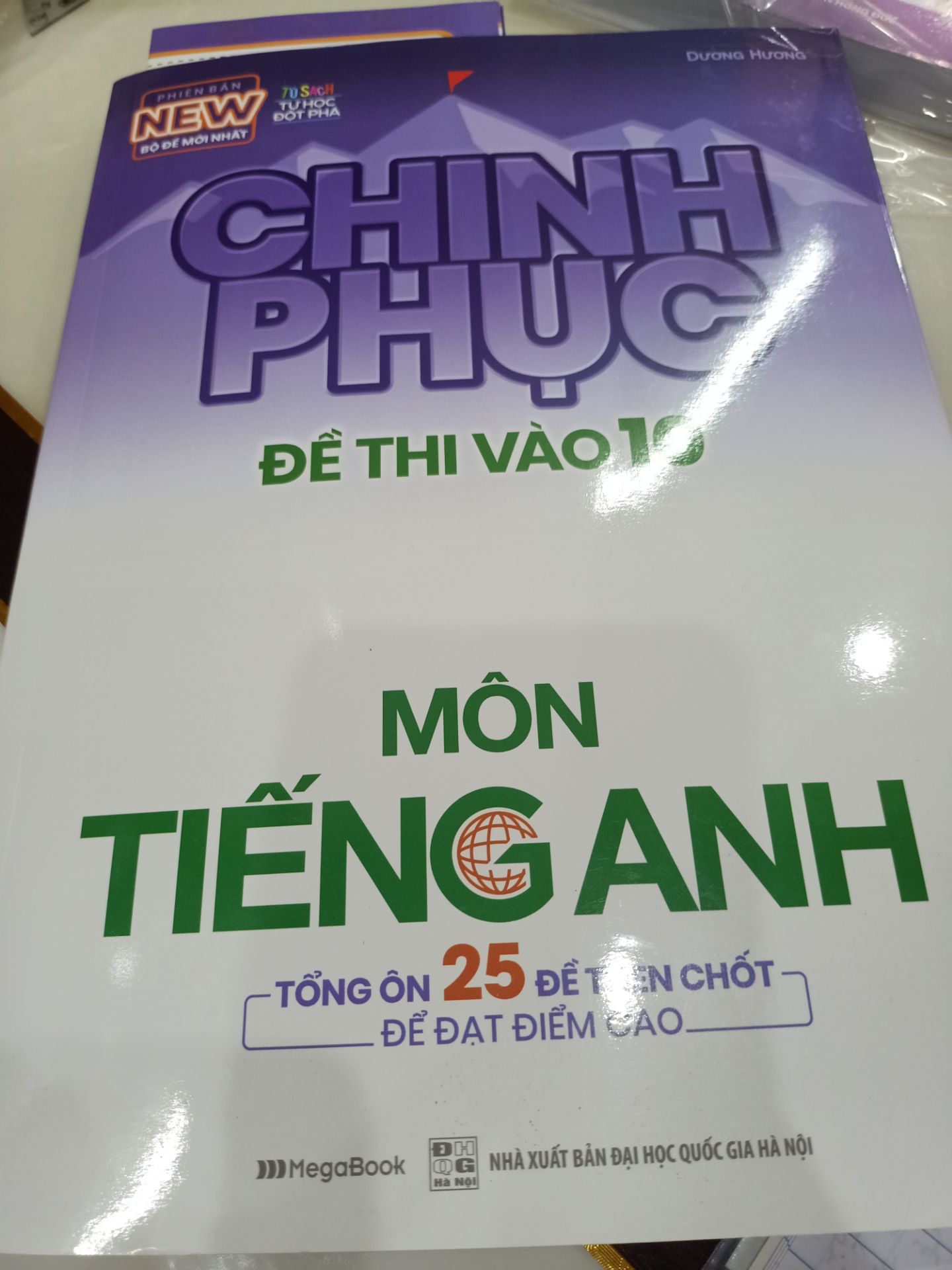 Sách hay, cực nhiều đề, nhưng đề phù hợp thì mặt bằng, làm để nắm chắc cơ bản. Giao hàng siêu nhanh mới đặt hôm qua nay đã nhận đc.