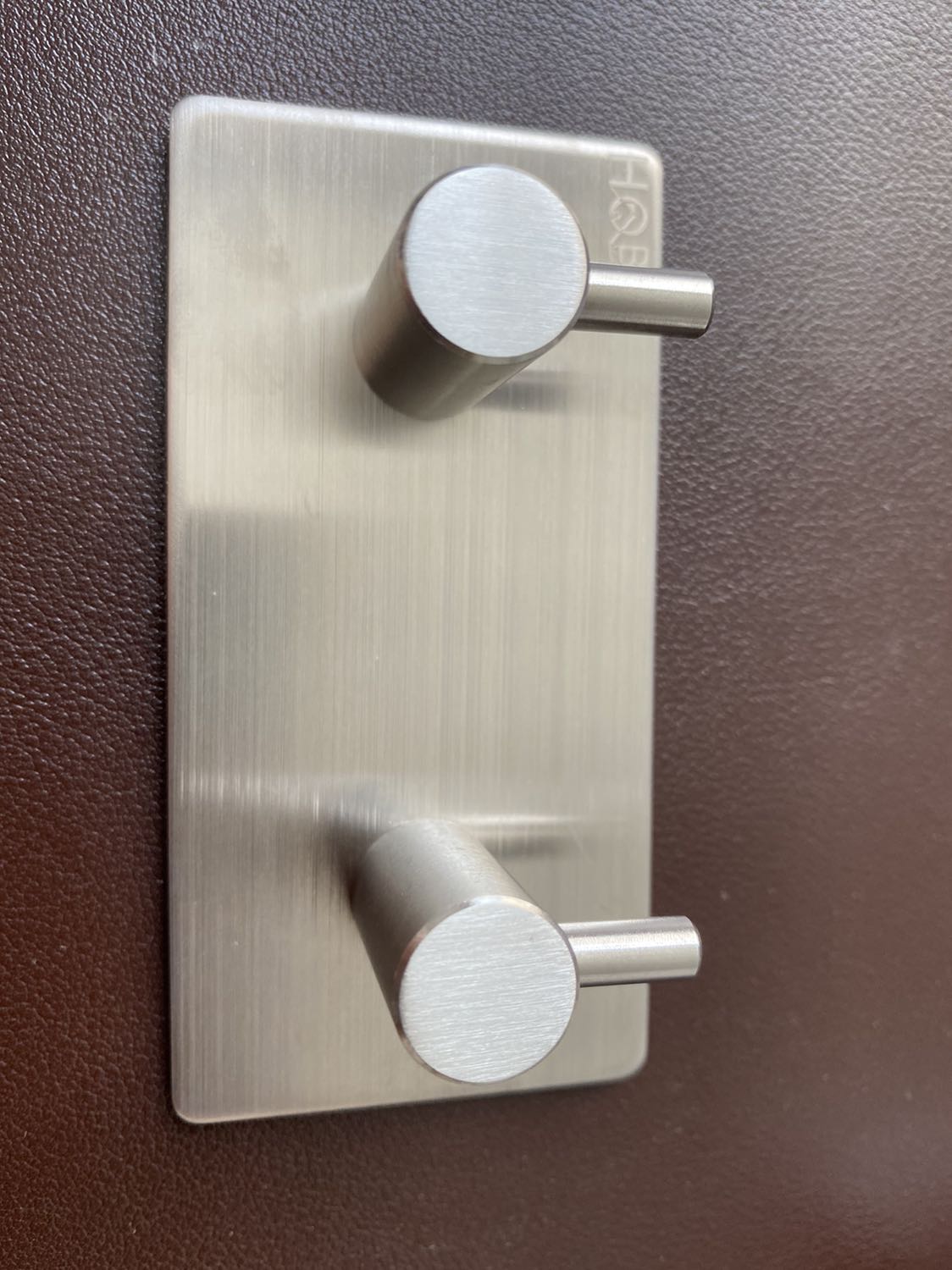 Size quá nhỏ để treo được quần áo.