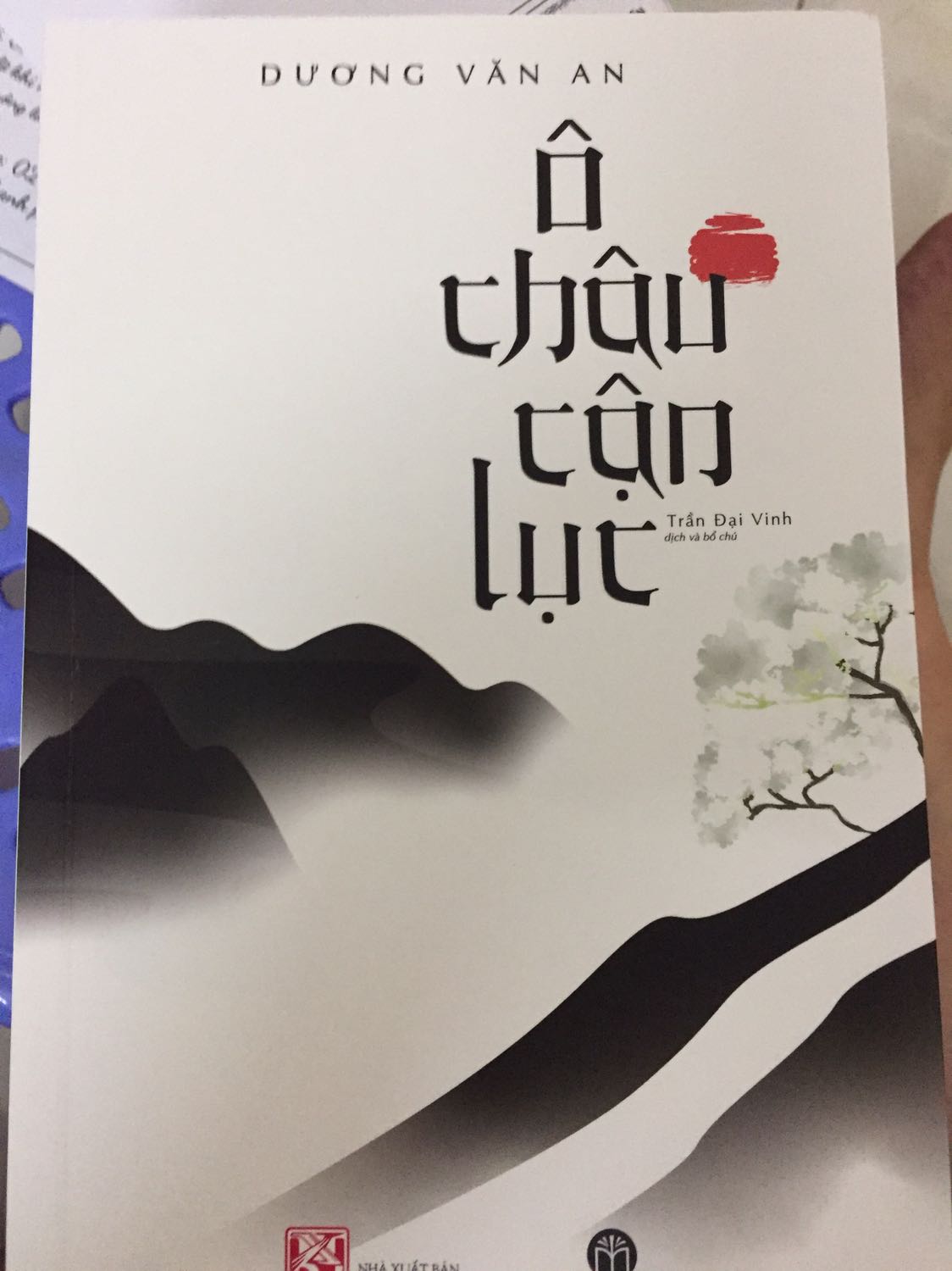Sách đẹp! Giao hàng đúng hạn. Những tác phẩm kinh điển về văn hoá, lịch sử Việt Nam. Mình rất thích. Cảm ơn MaiHabooks và cảm ơn Tiki!