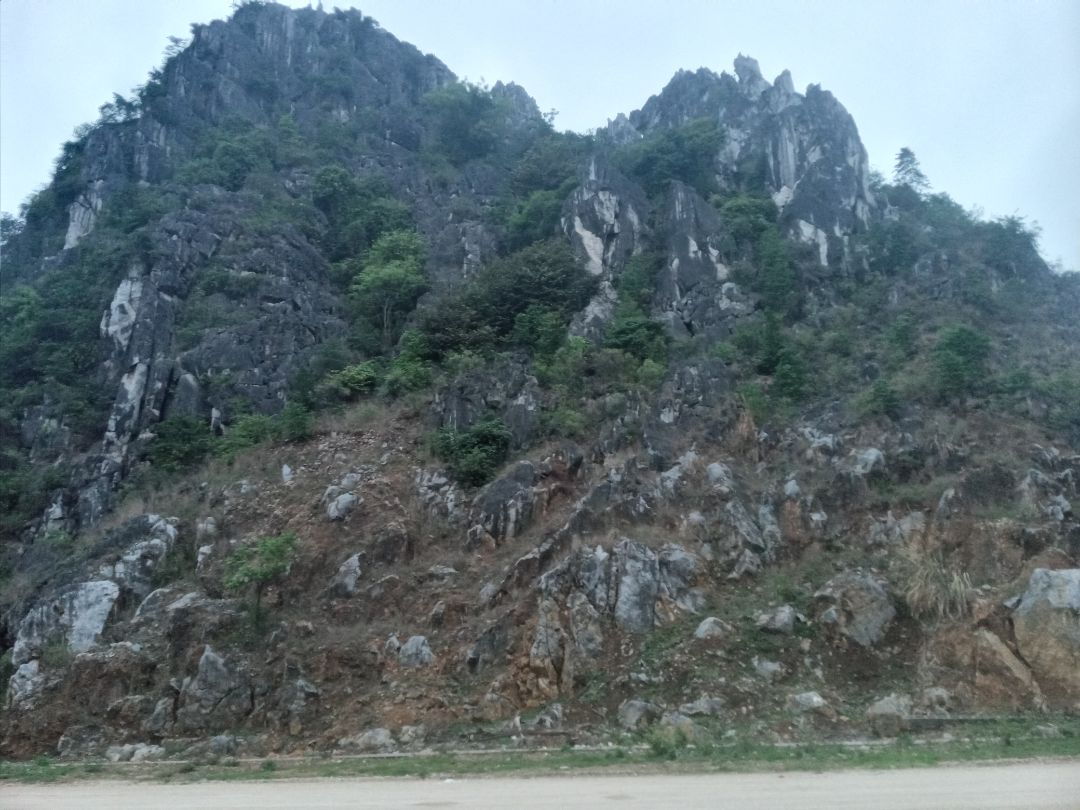 Hình ảnh không liên quan, mục đính nhận xu, sản phẩm mẫu mã đẹp, vì làm quà tặng lên chưa biết ntn, giao hàng lâu hơn các bên trang khác.