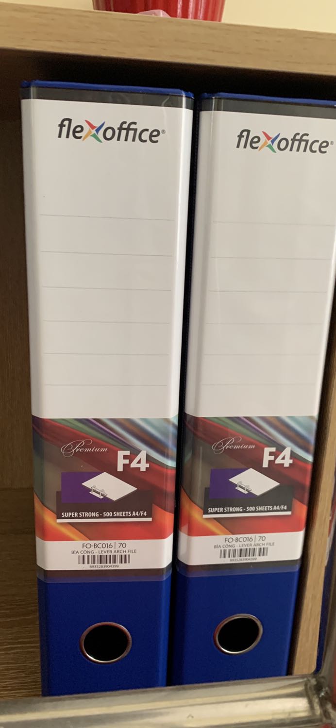 Giao hàng đúng hẹn, chất lượng tốt
Tuy nhiên góp ý với shop về phần bìa còng
Lúc giao thì còng đã được lắp sẵn vào bìa rồi nhưng mà lắp sai hướng, tháo ra lắp lại thật là cực luôn, tí nữa là hư cả bìa lẫn còng
Sau này giao hàng shop để khách tự lắp và hoặc nếu lắp trước thì chú ý lắp đúng chiều nhé
Vì làm mình bị trầy móng tay nên mình cho 4 sao thôi