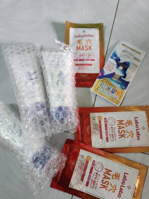 Hang nhan bao bi rat ok.. kem theo quà tang  mask nua.. shop  dang yeu qua  ,, cho 5 sao