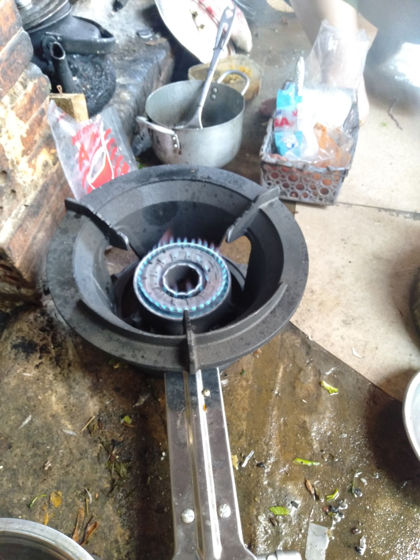 mua hai cái mà nấu không được , đề nghị shop đổi 1 cái , lửa nhỏ ko dùng được