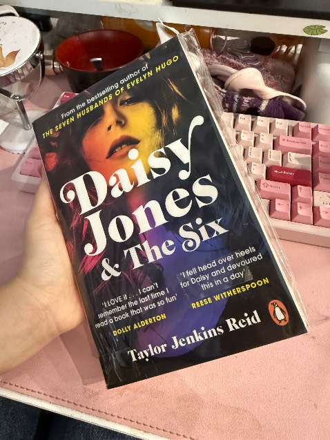 Shop giao nhanh, sách đẹp, phẳng phiu ko df