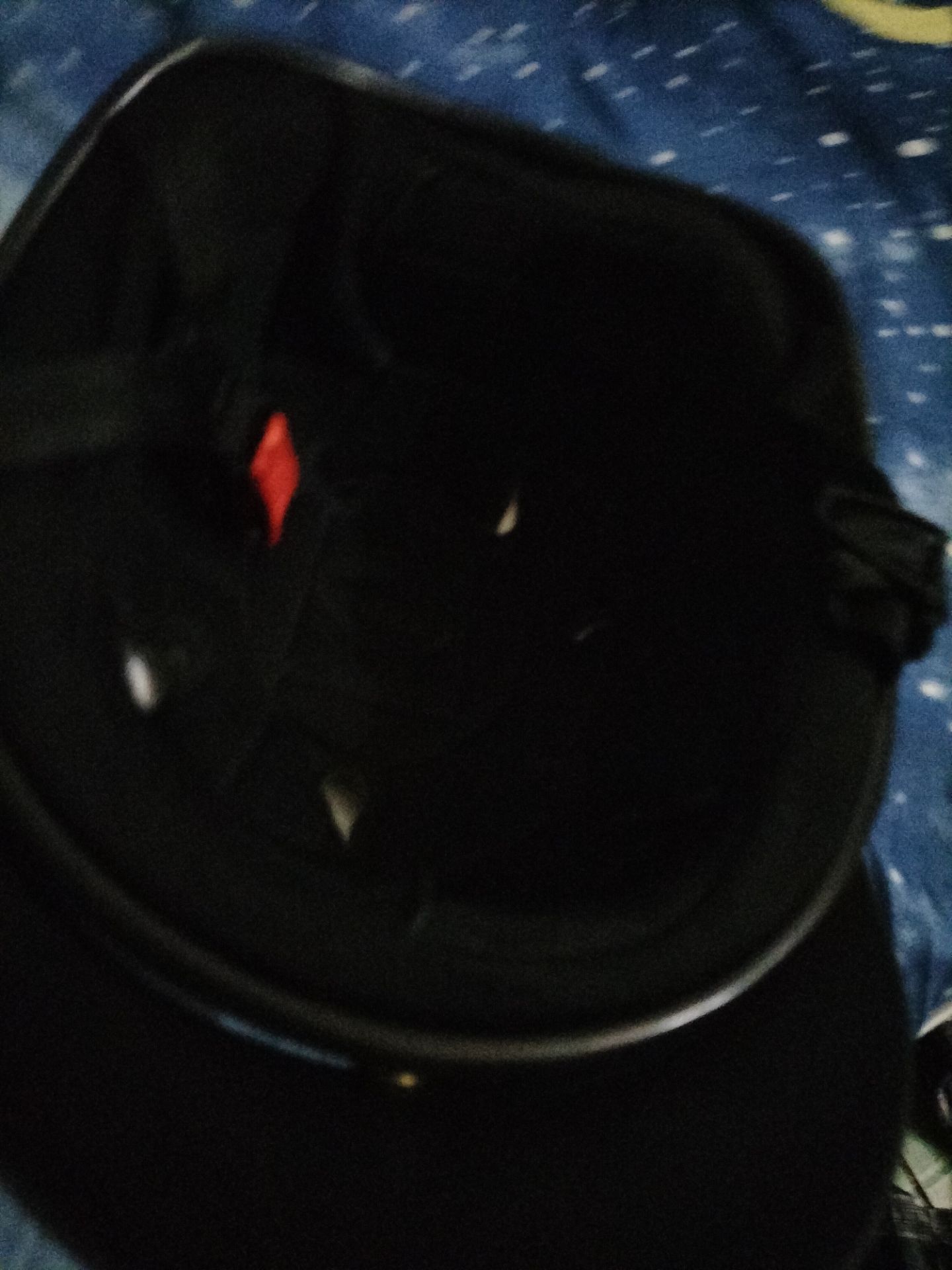 nón y hình , hơi to so với mik 
giao hàng nhanh nói chung phù hợp với giá tiền