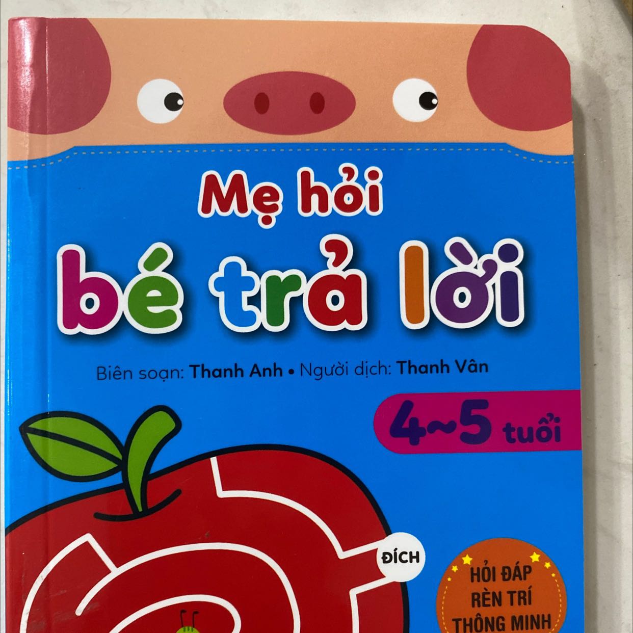 Sách hơi nhỏ nên bé khó chơi. Nội dung hay, trình bày đẹp