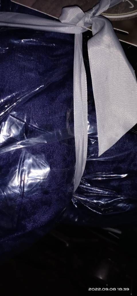 Không giong màu mjh đã đặt shop ơi