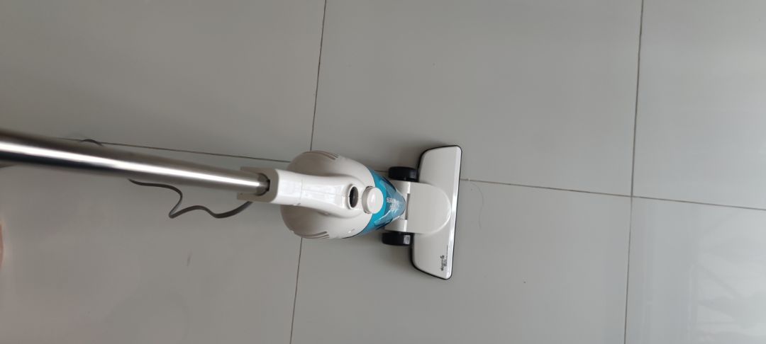 Tiki giao hàng sớm hơn thời gian dự kiến. Máy nhẹ và rất phù hợp cho các bạn nữ. Dùng điện nên chắc sẽ ổn định và lực hút mạnh hơn các máy dùng pin. Dễ tháo lắp, chỉ cần nhìn hướng dẫn 2 phút. Nhiều đầu hút phù hợp cho nhiều trường hợp khác nhau.