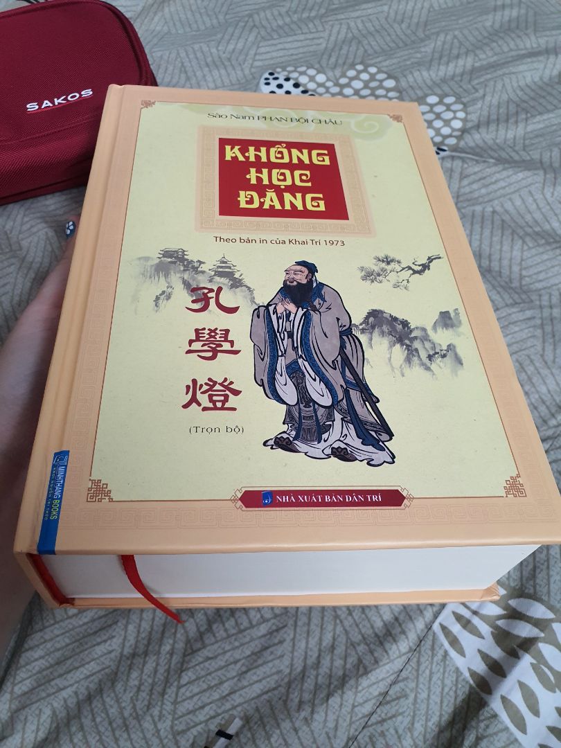 Sách rất đẹp và dày. Nội dung công phu và chỉn chu.