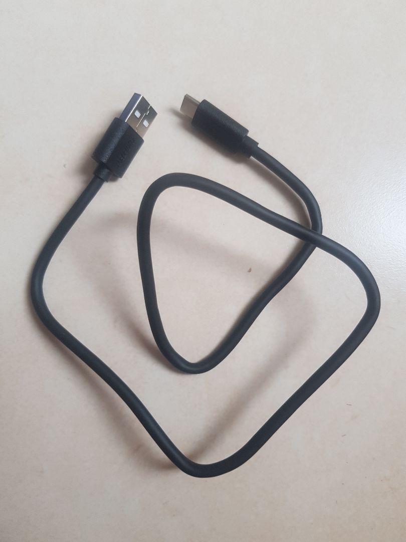 Cáp cứng, chắc, khỏe và nhỏ gọn rất OK.