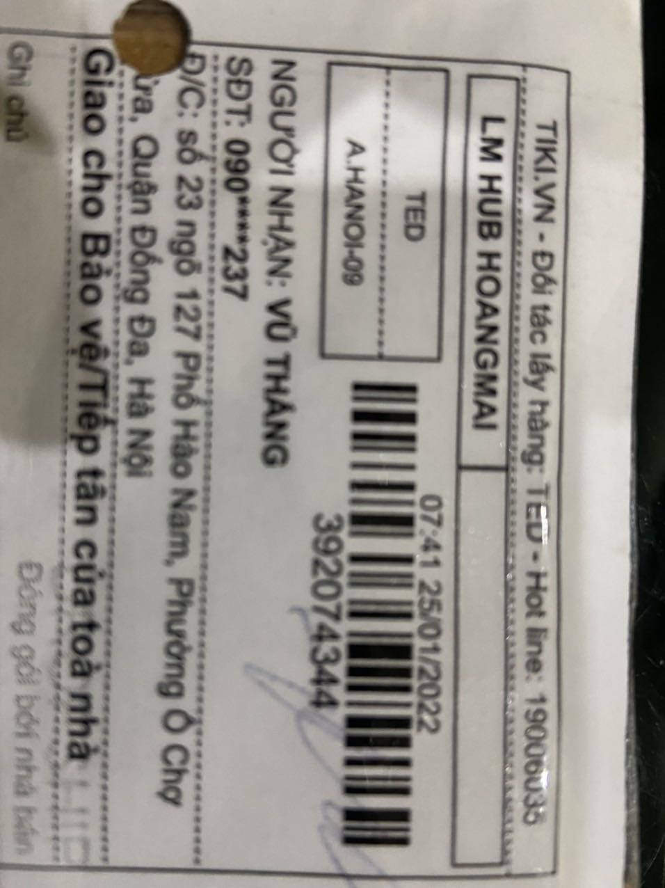 Giao hàng Tiki xem lại giúp đơn hàng 392074344, tại sao lại giao quyển vở mà không phải sách?