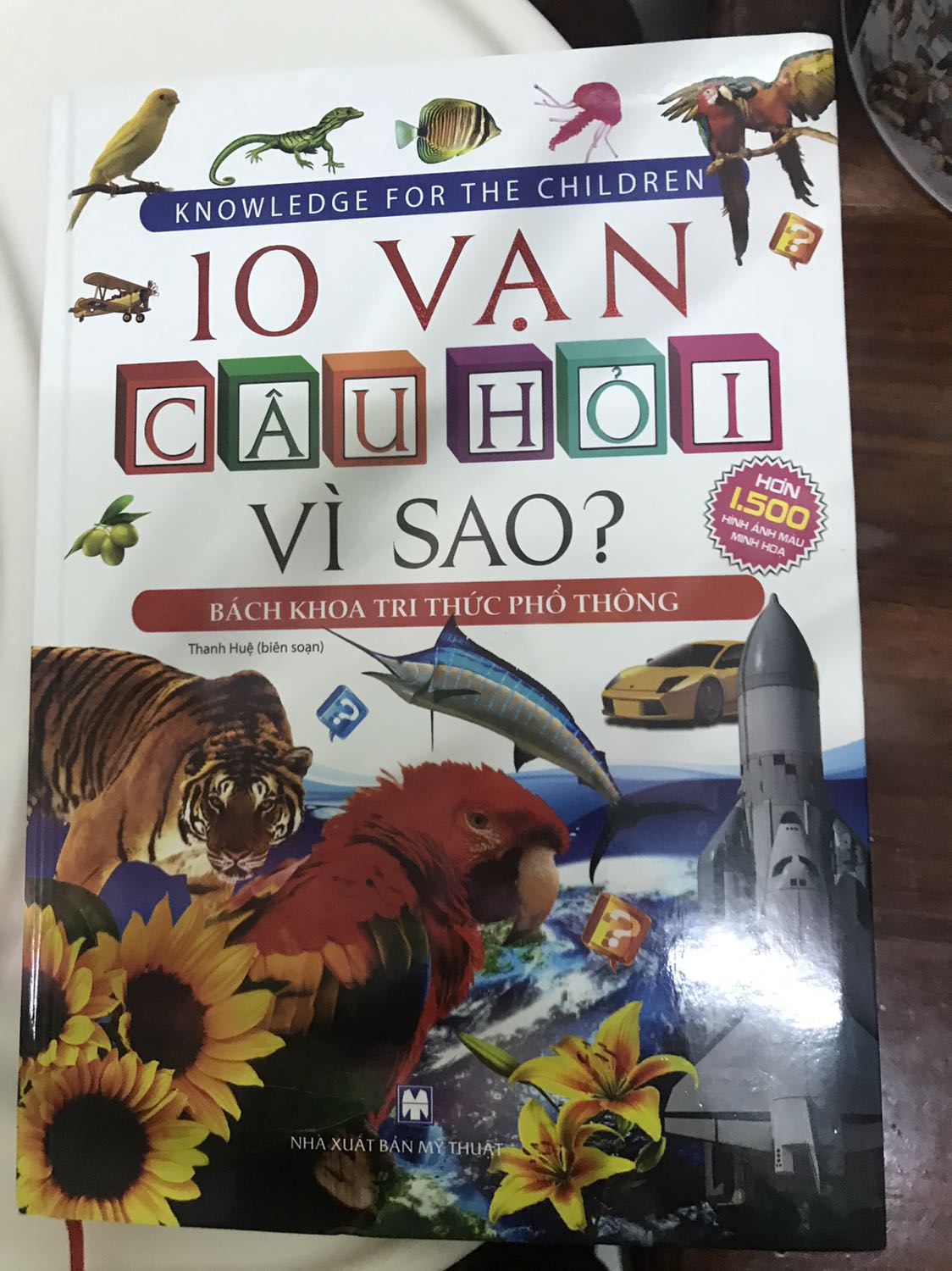 Sách đẹp, bì cứng dày dặn, giá rẻ hơn so với thị trường. Đóng gói cẩn thận.
