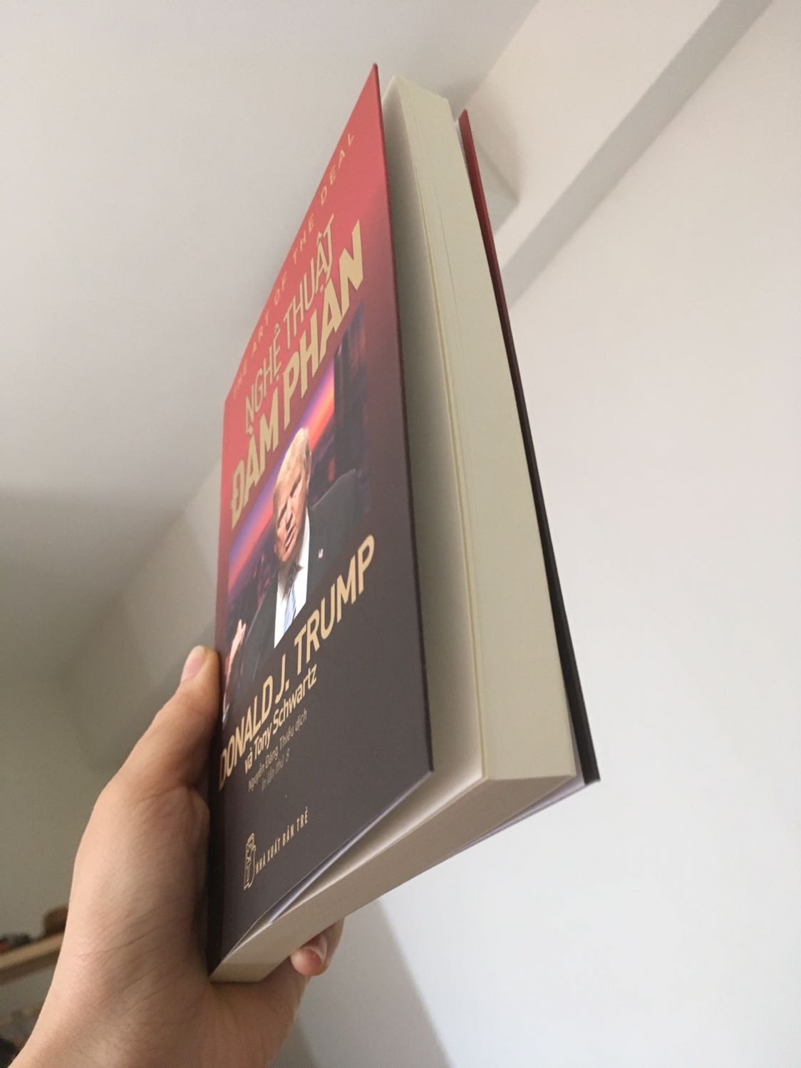 Bìa đẹp, sách mới có bọc, giấy mịn chữ lớn. 
Nội dung cần đọc thêm mới nhận xét được,