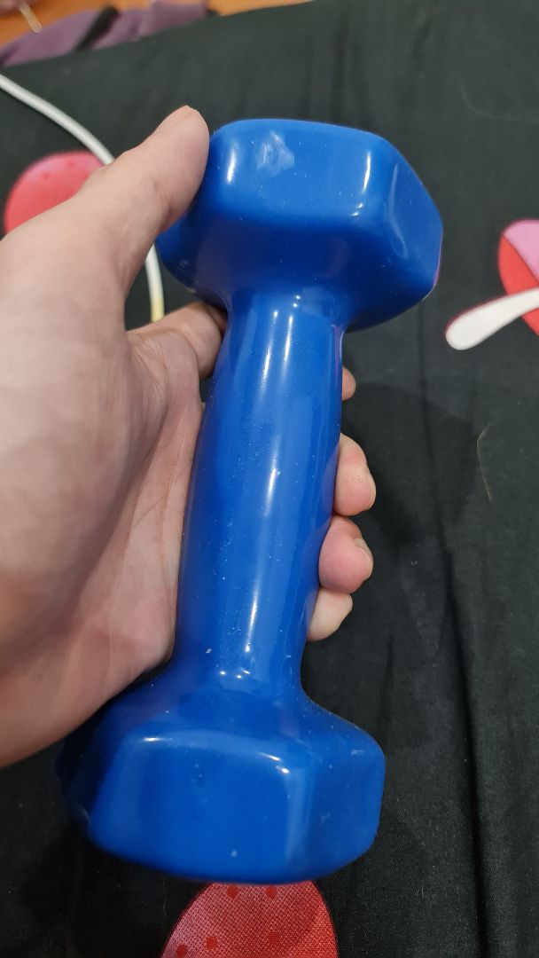 Tạ nắm êm, cảm giác rất thật tay. Tuy có vài lỗi nhỏ nhưng ko ảnh hưởng quá nhiều đến trải nghiệm dùng. Đáng mua