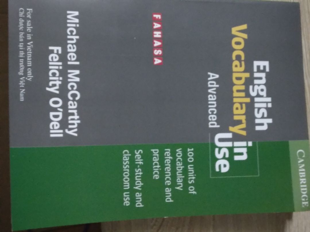sách hay và bổ ích cho bạn nào tham khảo và học nâng cao nghe, sách có phần nội dung như trường cambrid nổi tiếng bên anh. Rất hữu dụng cho bạn nào cần mua