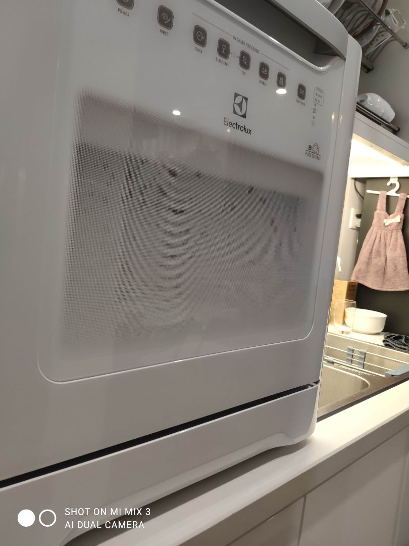 mua dc 4 ngày sử dụng sạch sấy khô nóng,phù hợp với giá tiền 7tr,ngoài ra máy bị hấp hơi nước ở phần nhựa kính mặt trước,đang chờ tiki sử lý và sẽ đánh giá thật khách quan phần bổ sung đánh giá