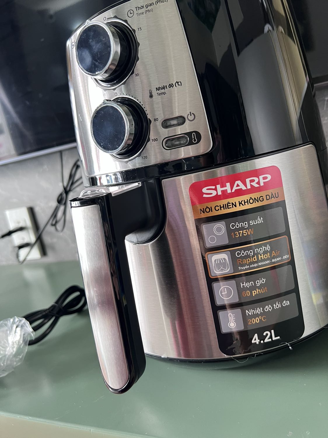 Đóng gói cẩn thận, giao hàng nhanh.
Nồi quá đẹp, màu sắc và chất lượng sản phẩm, về công năng chưa sử dụng nên chưa có nhận xét