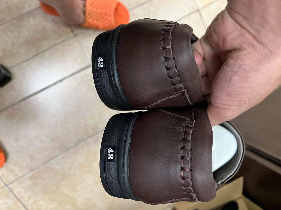 giày đẹp ngoài mong đợi. đóng gói rất cẩn thận và có tâm. size chuẩn lần sau sẽ ủng hộ tiếp.