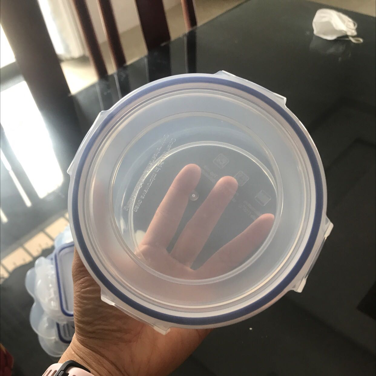 Mua được hộp nhựa này đáng đồng tiền bát gạo . Đáng mua nha mọi ng