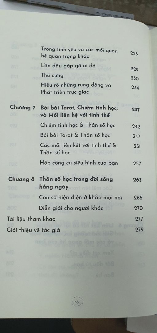 Sách viết khá ngắn gọn, súc tích, tính ứng dụng cao. Một số thuật ngữ khác so với cuốn của cô LNQH nên phải tìm hiểu và đối chiếu.