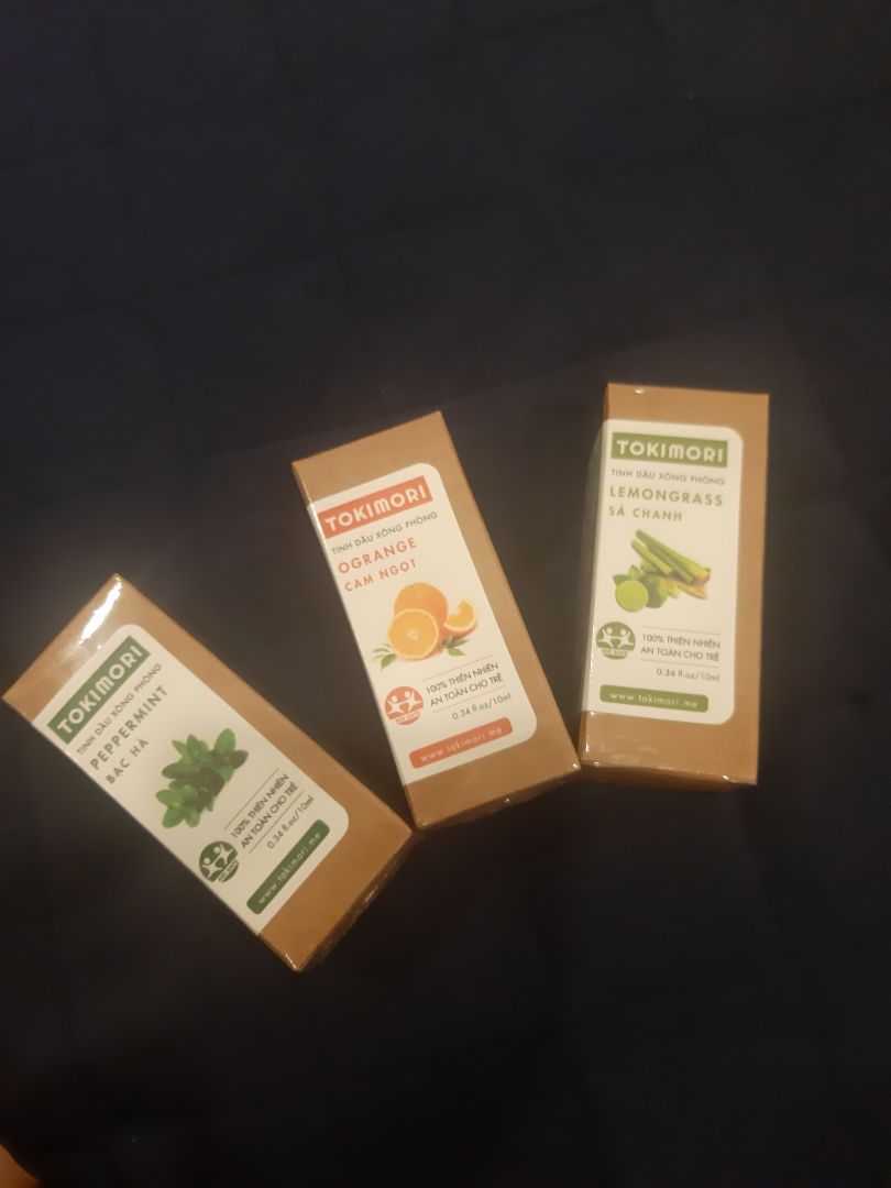 Mình mua làm quà tặng ai ngờ dược tặng thêm 3 chai tinh dầu thì đã quá TOKIMORI ơi, đồng thời vớ được vài món ngon mắt phết mà tinh dầu cũng rất thơm nữa nên sẽ quay lại ủng hộ dài dài