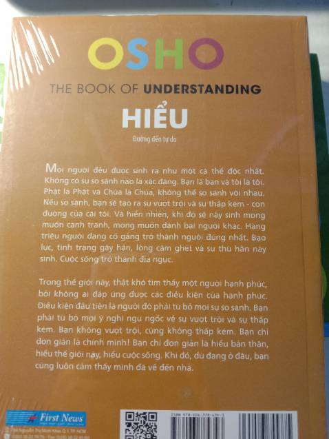 Mình mua bộ này để mang đi tặng mà trong ba cuốn thì có một cuốn không bọc và bị bóp méo như đã sử dụng qua nên mình không hài lòng với dịch vụ đóng hàng của tiki trading. Mong sang năm mới 2023 tiki  trading sẽ ngày càng phát triển và cải thiện thêm về vấn đề đóng gói hàng.