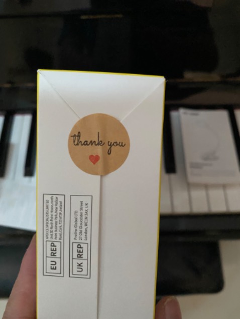 Thiết kế đẹp. Ánh sáng vừa đủ để đọc sách mà k mỏi mắt. Có mấy sticker rất đáng yêu, thêm quả thank you dễ thương nữa nên mình vote luôn 5 sao Thiết kế đẹp. Ánh sáng vừa đủ để đọc sách mà k mỏi mắt. Có mấy sticker rất đáng yêu, thêm quả thank you dễ thương nữa nên mình vote luôn 5 sao