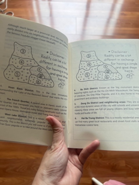 Sách hay , nhiều thông tin về Hà Nội bằng Tiếng Anh có chút hài hước.