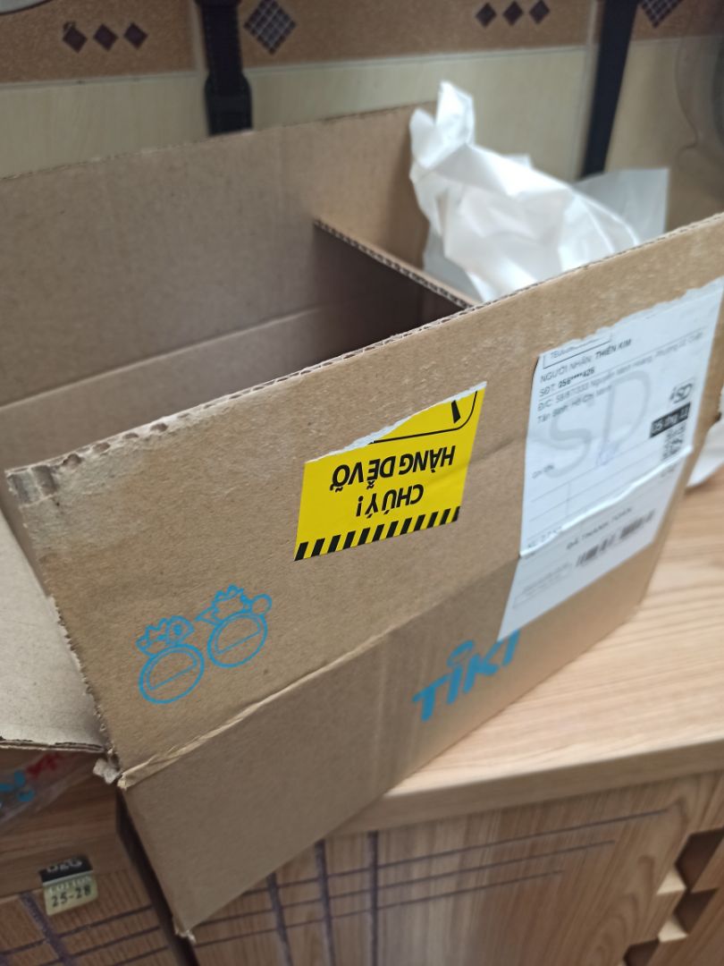 làm ăn *** đảo. hộp sữa gói bục bể chảy nước vẫn giao tới khách hàng. Trong khi hộp ngoài còn nguyên vẹn. Tôi cần trả hàng. Nhân viên làm việc vô trách nhiệm, hư hỏng hàng hóa còn cố tình giao