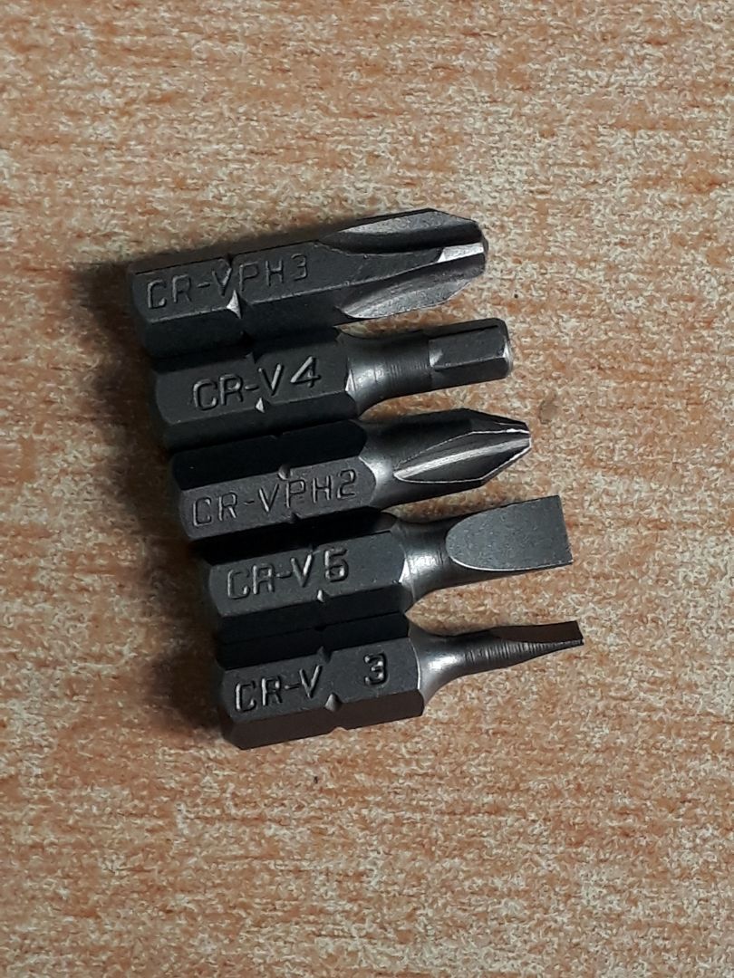 bộ này rẻ mà chất lượng phết, từ nay vặn dễ dàng hơn rất nhiều. Gọn gàng hơn, đỡ mất cong mang nhiều cây vít như trước kia. Cái này mình mua sale còn 99k, các bạn canh mua được thì mua