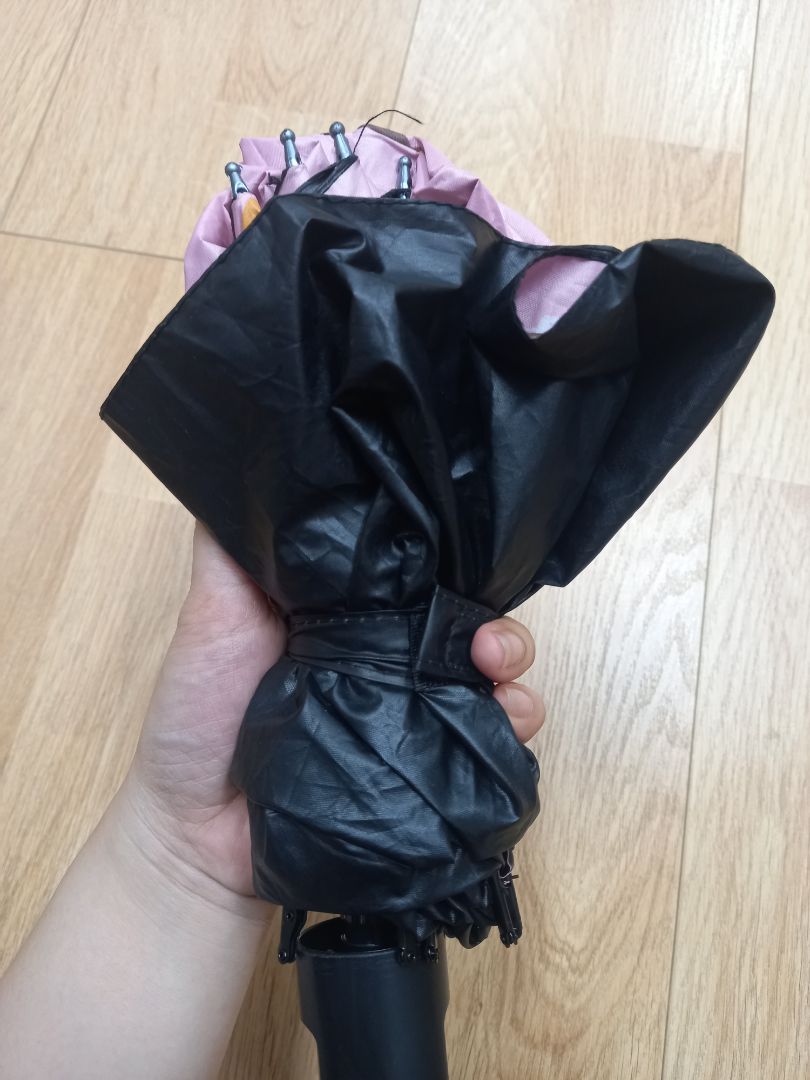 Đẹp, rẻ, rất đáng tiền. Có tặng thêm bao đựng ô rất dễ thương