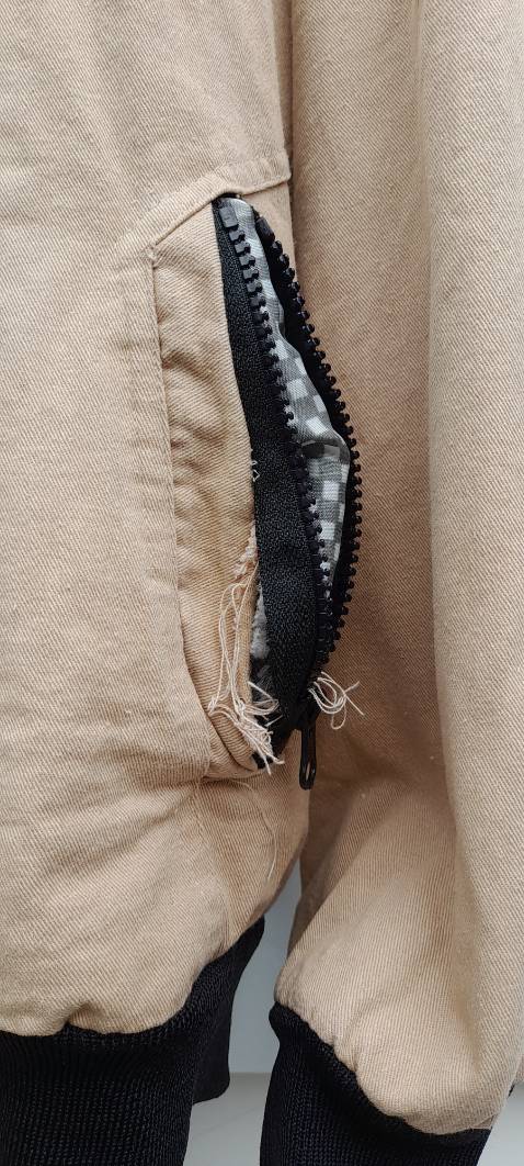 Mới có giặt nước đầu tiên mà nó thế này thì shop vui lòng cho tôi biết là tôi nên đánh giá như thế nào đây????