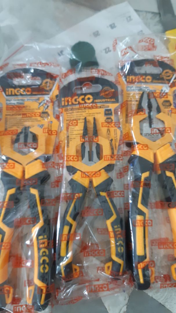 giống y quảng cáo. không rõ mùi hôi gián là mùi nhựa hay mùi dầu chống rỉ. khá là hôi gián.