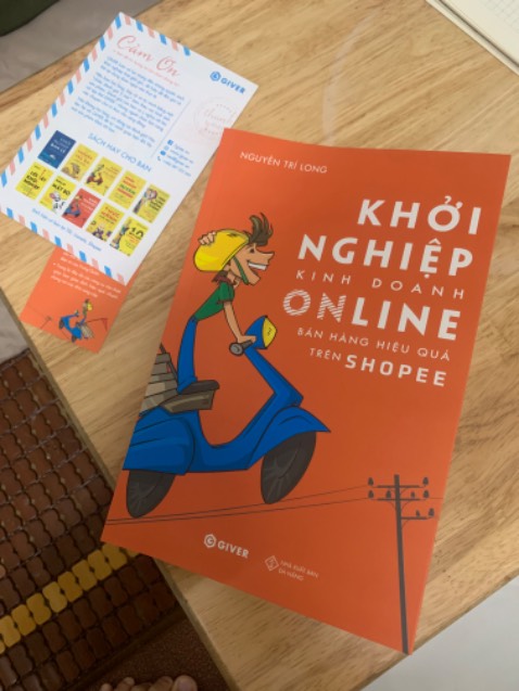 Giao hàng siêu nhanh, đặt sáng hôm qua sáng hôm nay đã nhận được. Lại còn rẻ hơn mua giá trên sách 👍