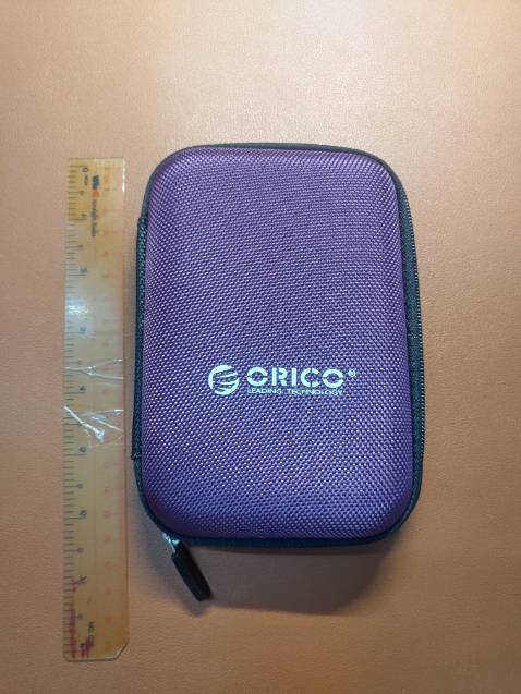 Đựng vừa dây cáp, củ sạc, pin dự phòng hoặc ổ cứng di động. Dây kéo tốt, đường may ok. Màu sắc giống hình, đẹp. Nhẹ, gọn, dễ mang đi.