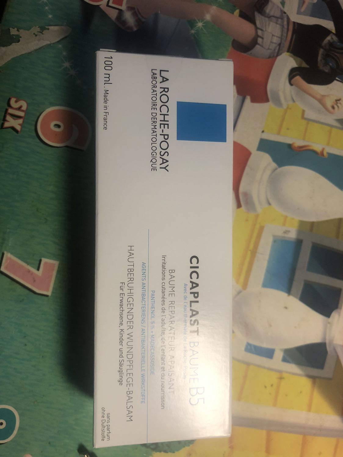 Hộp đã bị bóc tem niêm phong, hướng dẫn sử dụng in chữ mờ, so sánh với hộp trực tiếp mua từ hãng thì có sự khác biệt ở gần cuối. Lần đầu mình đặt mua hàng tại trang này, không tin tưởng để sử dụng. Shipper giao hàng nhanh. Nếu chọn mua, các bạn cần suy nghĩ kỹ.