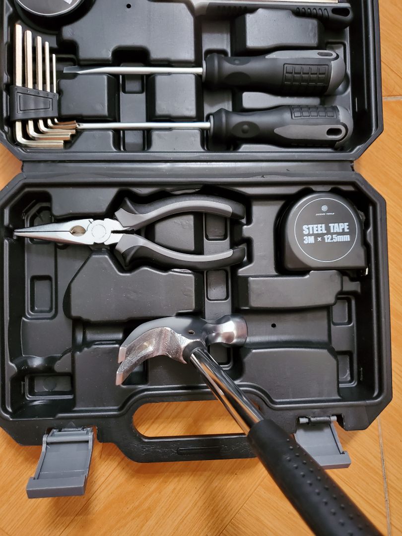 Chấp nhận được. Gia công chưa nét, vẫn còn nhựa thừa.