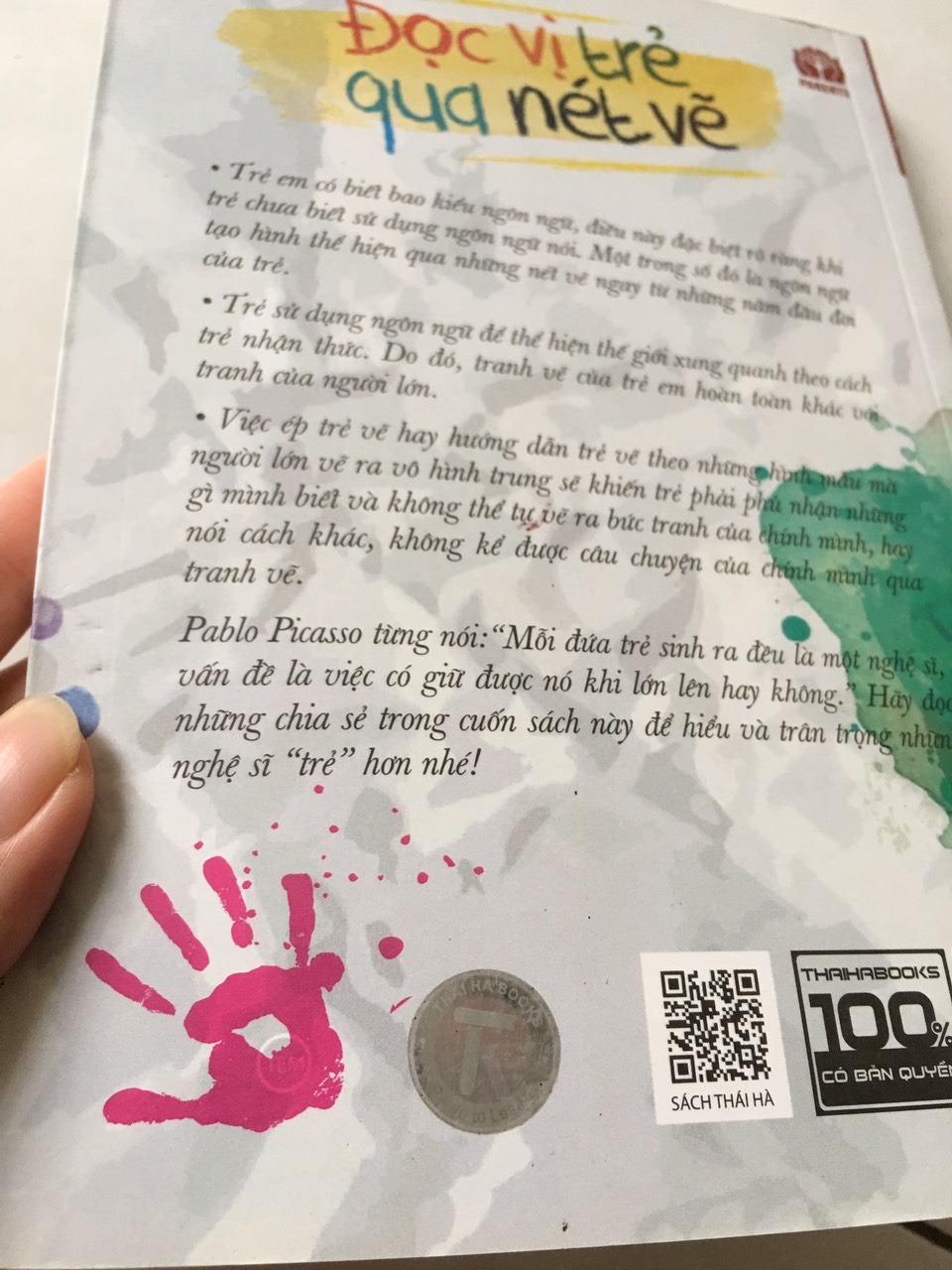 Mình đặt mua sách này có ưu đãi giảm so với giá bìa. Nhưng khi nhận sách mình thấy trên bìa có để giá 39k, và sách này bìa cũ, trầy xước, ngay cả logo Thái Hà cũng bị trầy nhiều. 
Mình đặt giả thiết, sách này từ kho sách cũ của nhà cung cấp, giá bán có thể là 39k thôi nhưng lại được để giá lên thành 45k để bán qua Tiki. Và Tiki thì giảm so với giá bìa nhưng lại không kiểm tra nhà cung cấp và gửi hàng đi, làm mình có trải nghiệm không tốt với dịch vụ của Tiki. Vì mình đọc nhiều comment thì thấy Tiki có vấn đề với việc kiểm tra hàng trước khi gửi cho khách. Nay mình đã gặp trường hợp này!