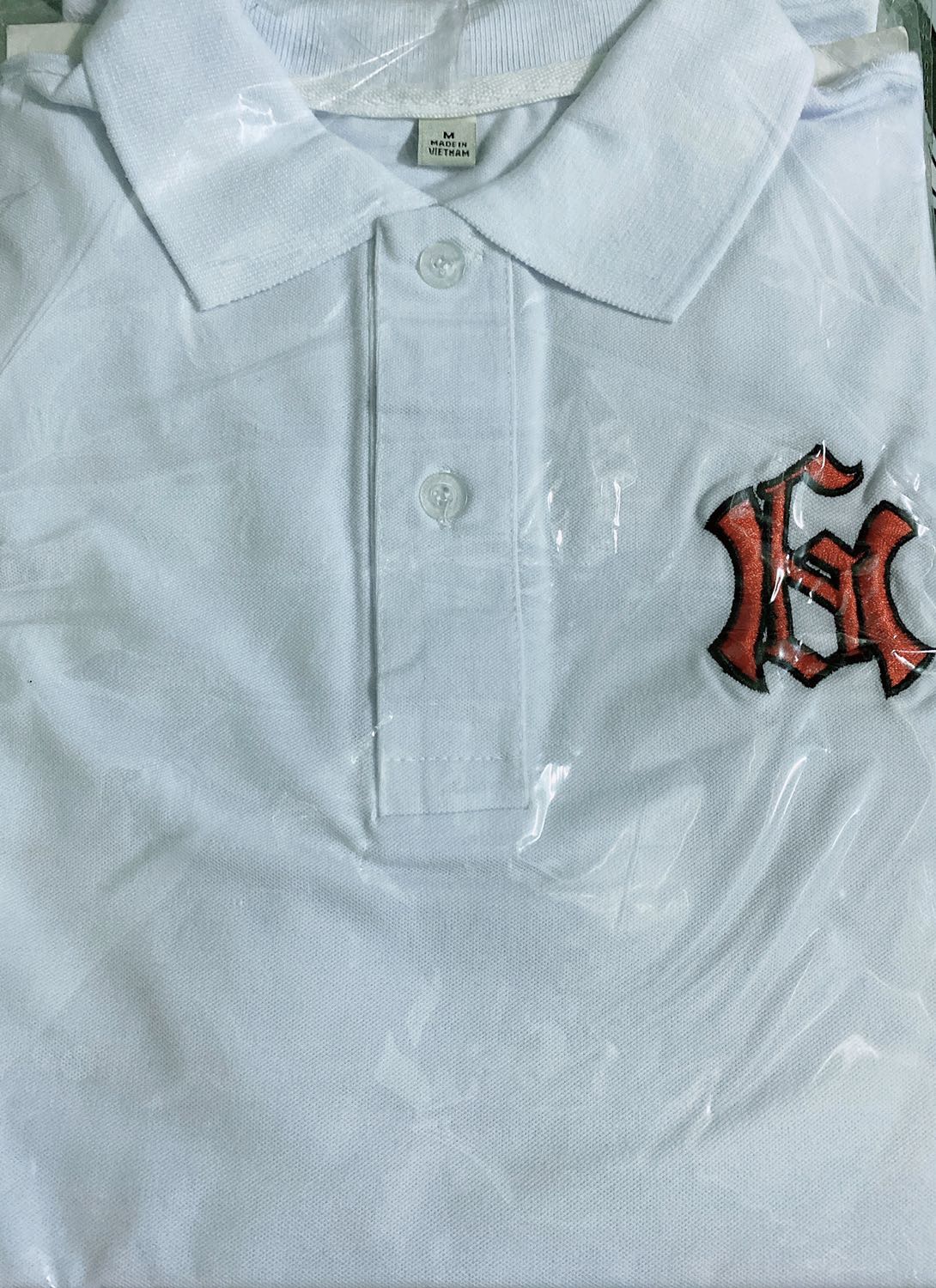 sản phẩm rất đẹp luôn ạ , đường may sắc xảo , vải thì khỏi chê vào đâu được, với giá tầm này mua được sp tốt và đẹp như vậy thì quá tuyệt luôn . sẽ ủng hộ shop nhiều nhiều nữa. 
giao hàng thì cực nhanh luôn nhé