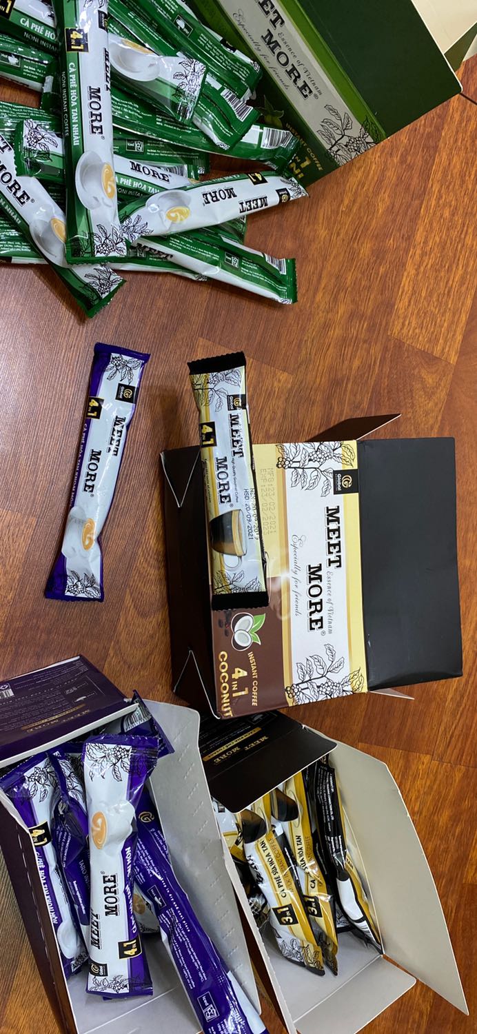 Hạn sử dụng trên hộp là 23/02/2023
Hạn sử dụng trên gói cà phê là 20/09/2*** số Gói cà phê nhàu nát vón cục.
Trải nghiệm mua hàng cực kì tệ